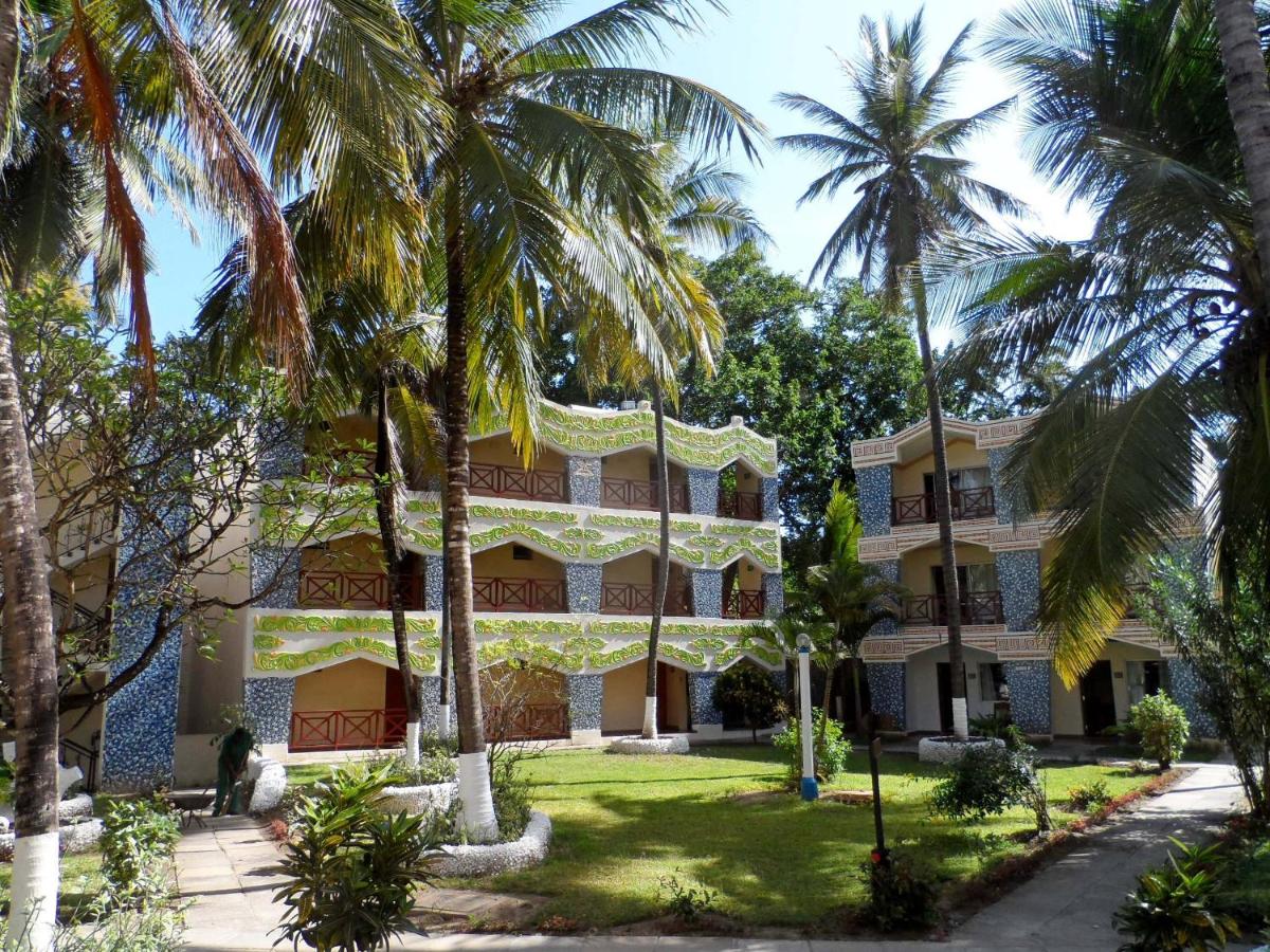 Sai Rock Beach Hotel