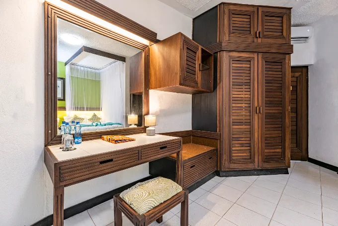 SAFARI BEACH HOTEL
